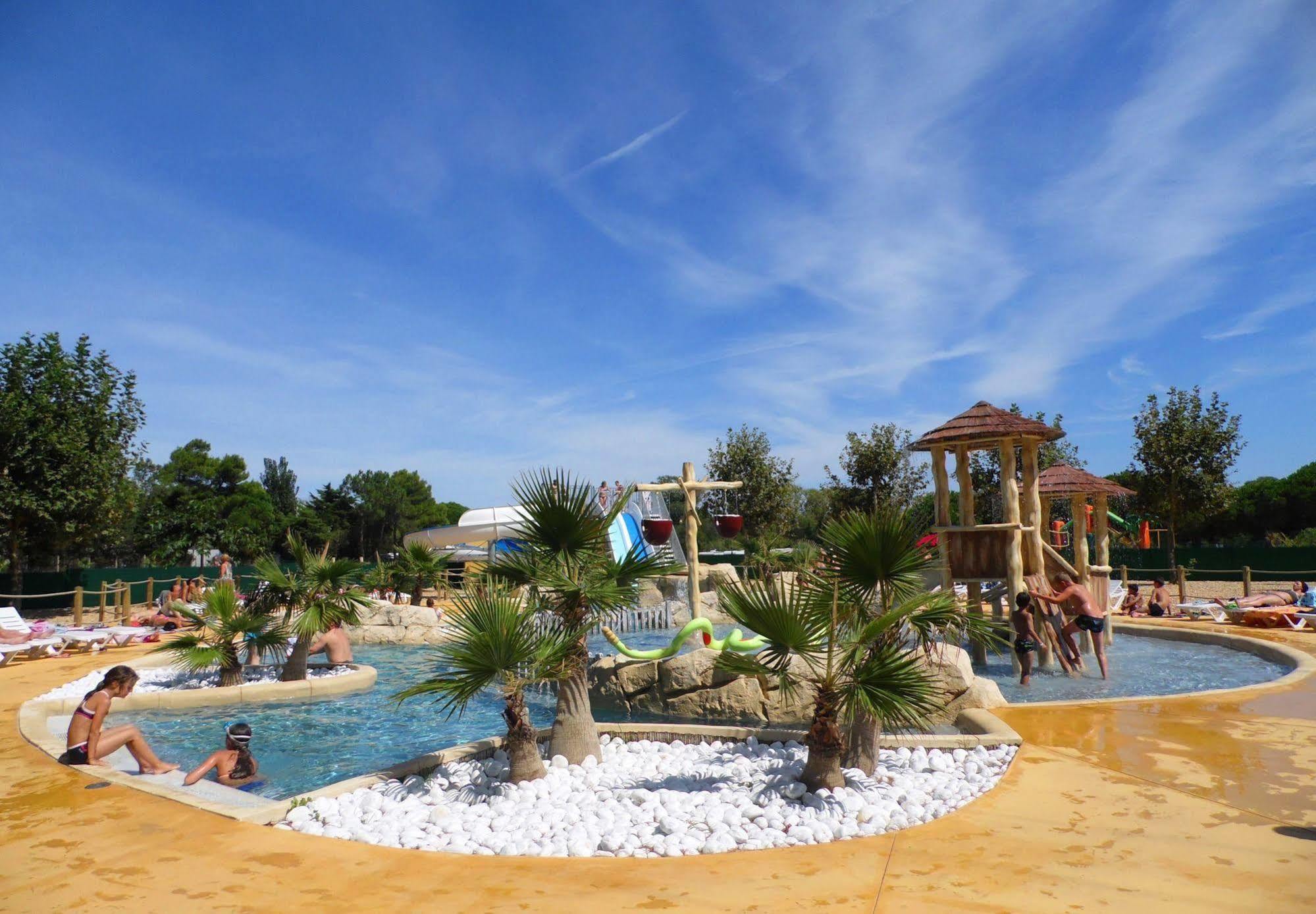 Camping Le Sainte Marie المظهر الخارجي الصورة